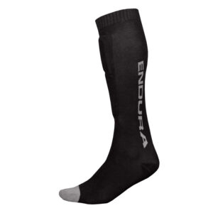 Køb Endura SingleTrack Shin Guard Sock - Skinnebensbeskyttere - Black -  Str. S-M online billigt tilbud rabat cykler cykel